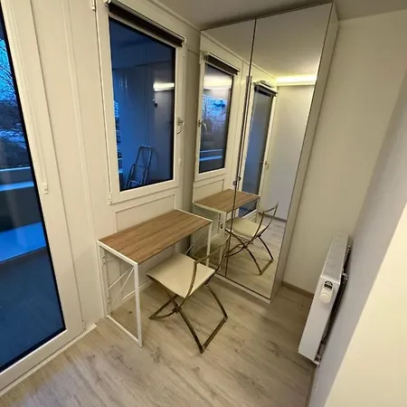 Schone 2 Z. Mit Balkon Apartamento
